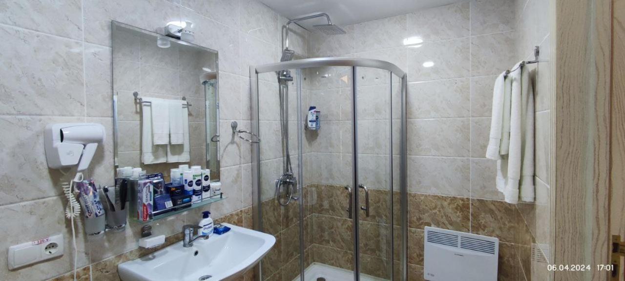Bek Plus Hotel Takchilik Kültér fotó