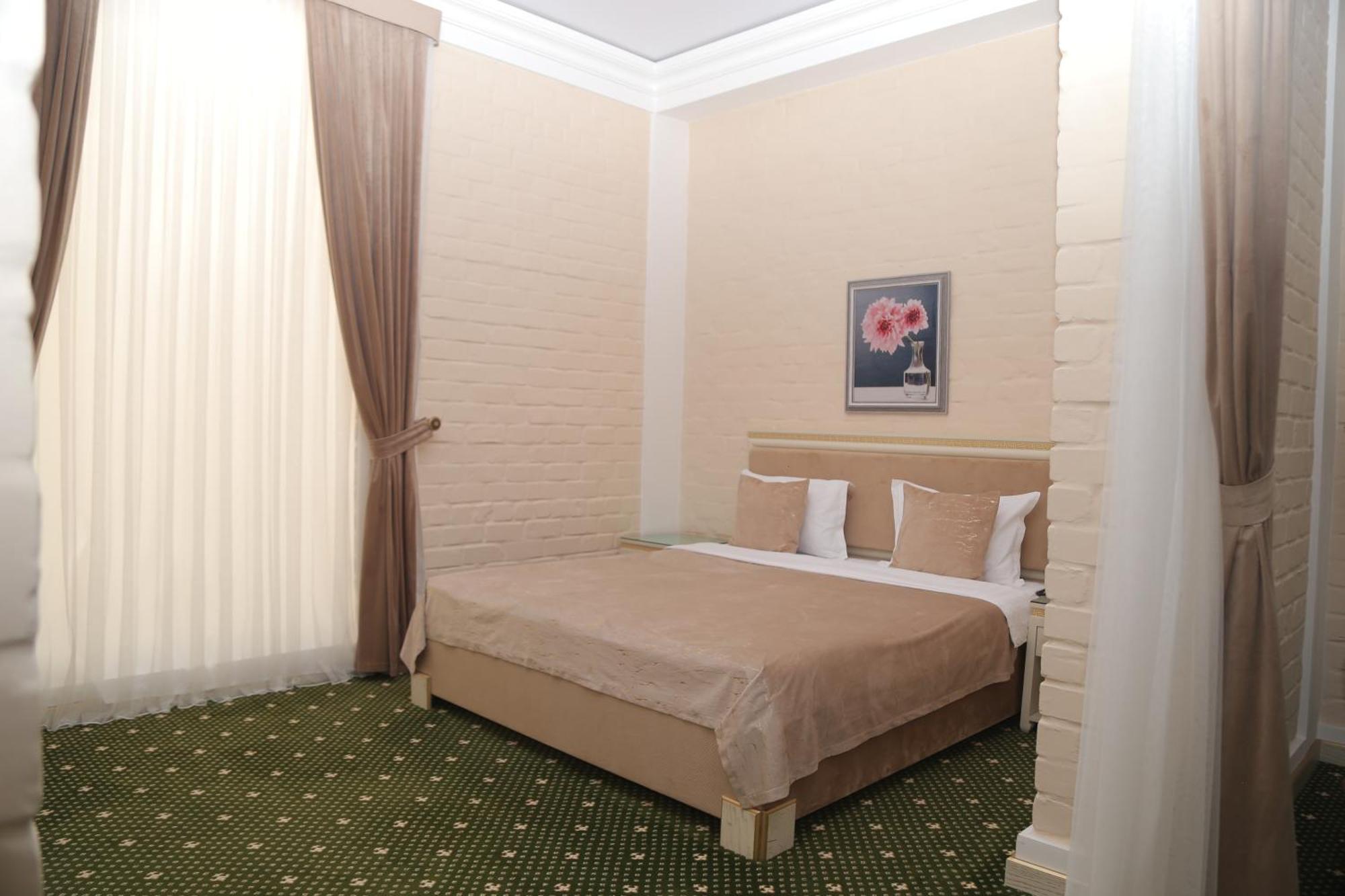Bek Plus Hotel Takchilik Kültér fotó