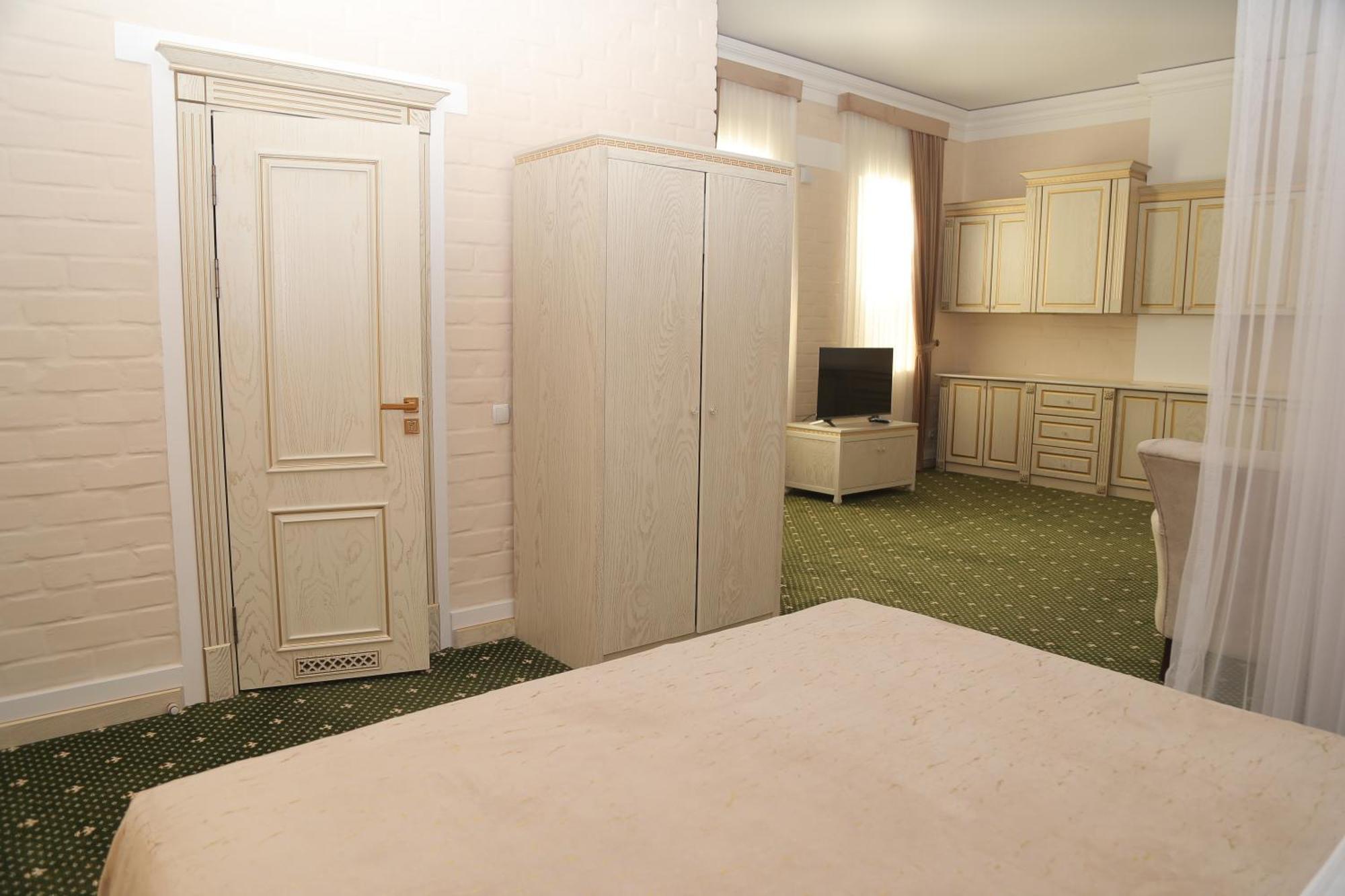 Bek Plus Hotel Takchilik Kültér fotó