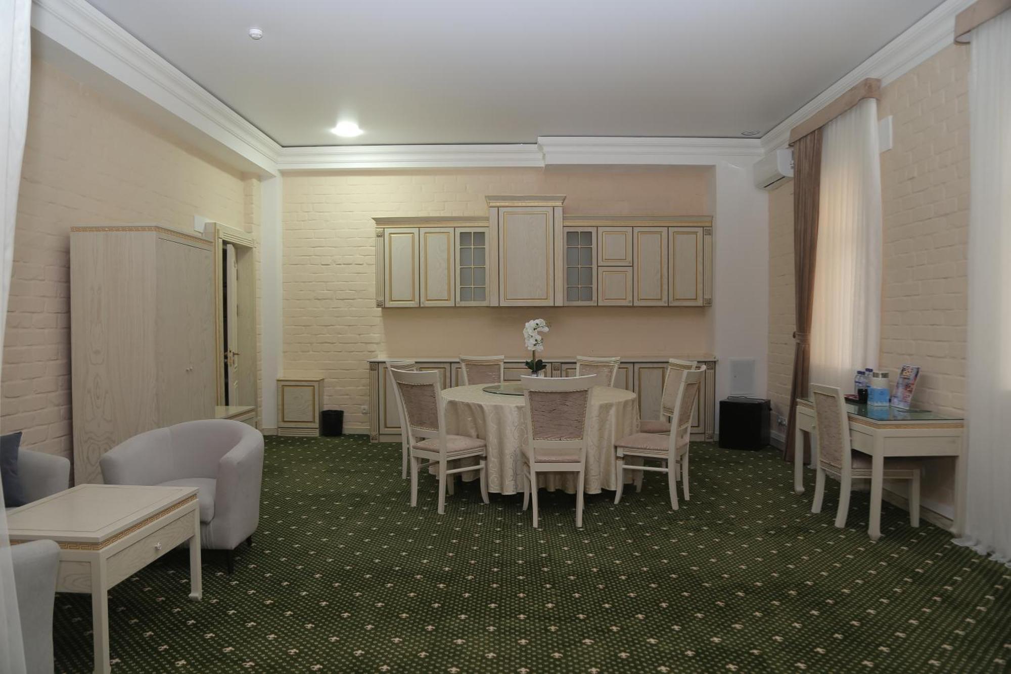 Bek Plus Hotel Takchilik Kültér fotó